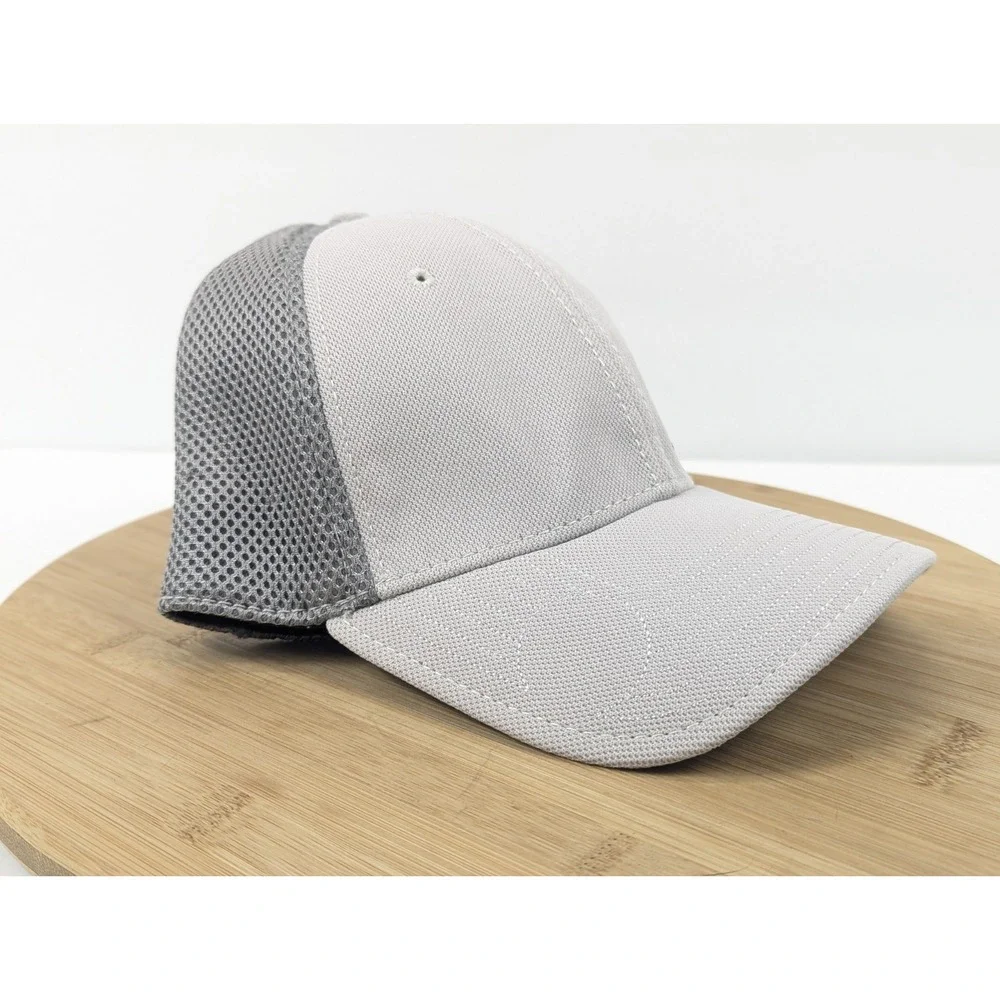 Oakley New Era 39THIRTY Men Gray Mesh Back Stretch Fit Hat Medium-Large
